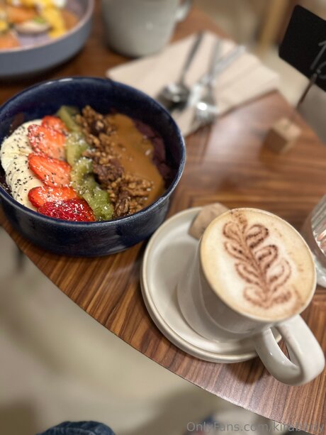 Kirabirdy xxx actress photo