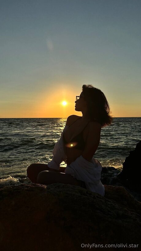 Olivi Star erotic actress img