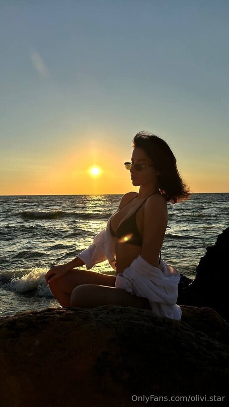 Olivi Star model beautiful photo