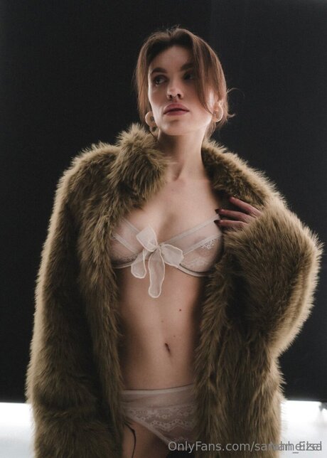 Sarahheizel nude star img