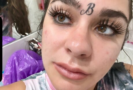 Bellathecat art model pic