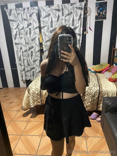 Launara sexy actress pics