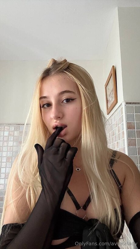 Avroralady model perfect photos