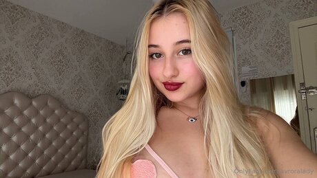 Avroralady pornstar exclusive photo