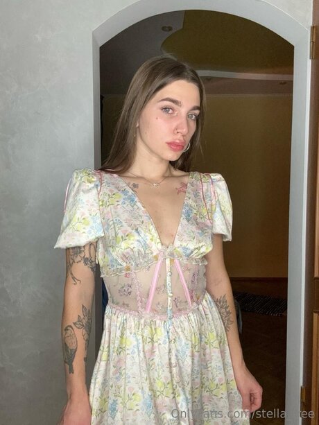 Stella Free naked model pictures