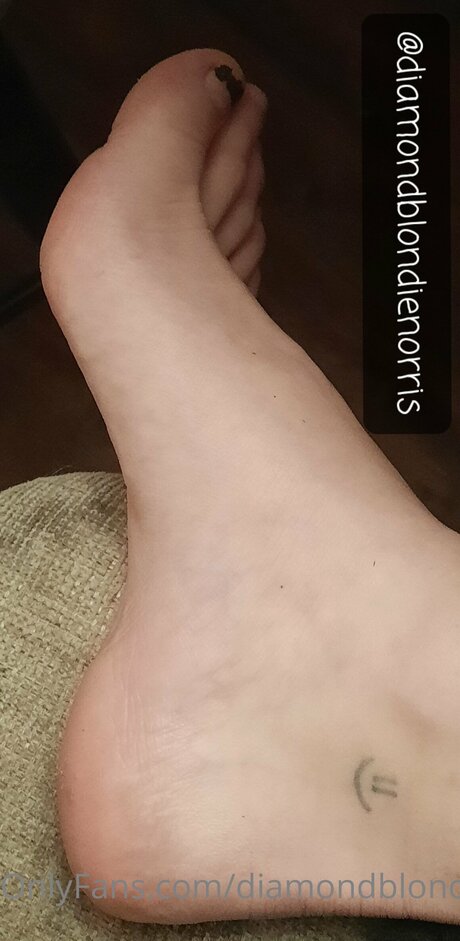 Diamondblondienorris model hd images