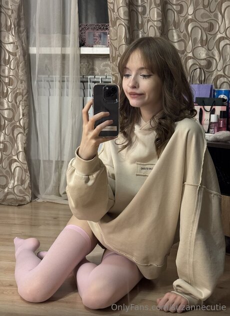 Suzannecutie porn model pictures