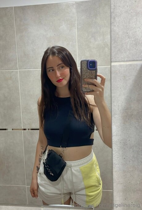 Angelinaroig model best img
