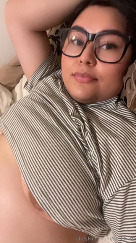 Stefibabi model exclusive picture