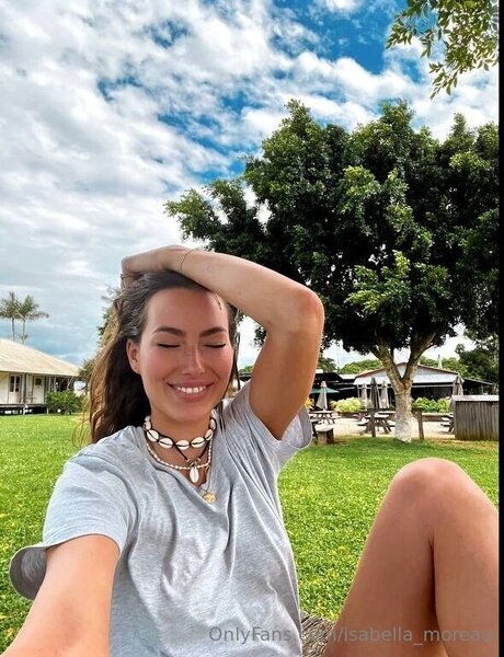 Isabella Moreau pretty pornstar images