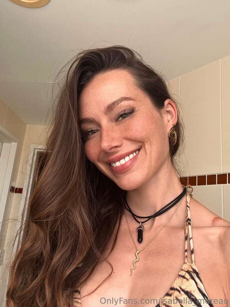 Isabella Moreau pretty model photos