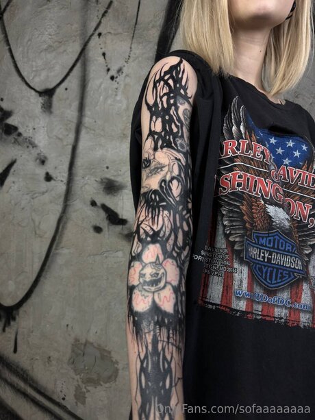 Sofaaaaaaaaaa exclusive star pics