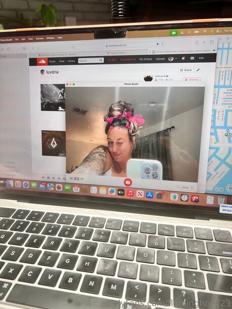 Flaminghoe123 nude actress pic