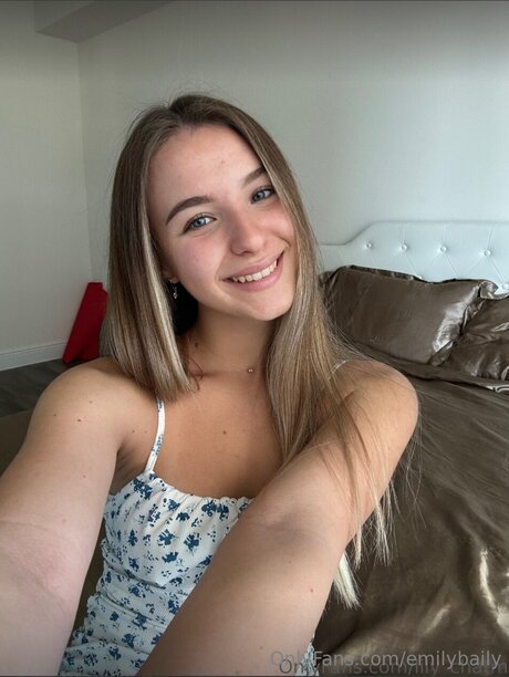 Emilybaily model sex image