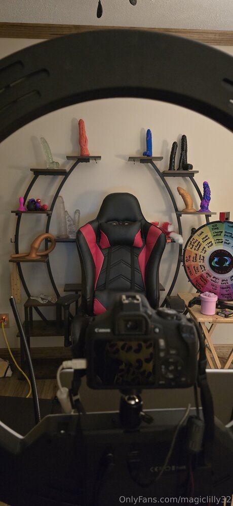 Magiclilly32 model hd images