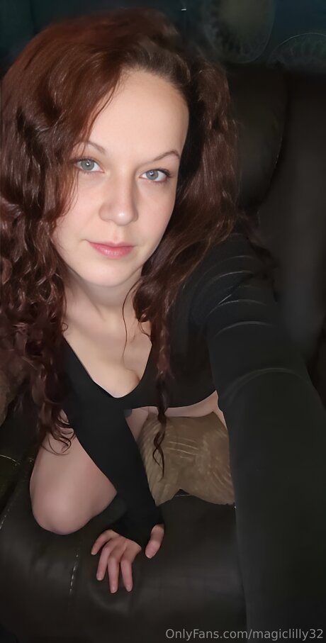 Magiclilly32 model nudes pics