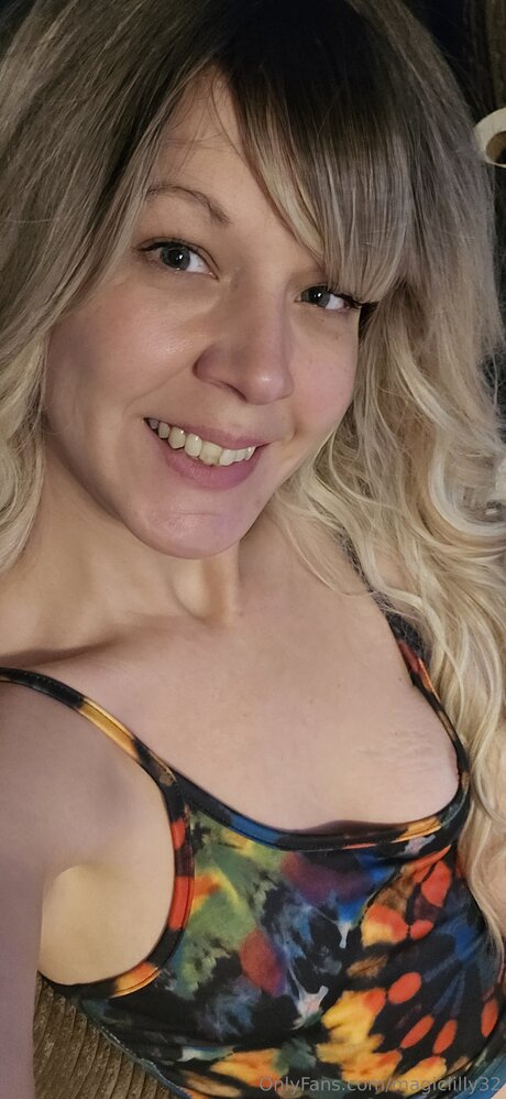 Magiclilly32 pretty model pictures