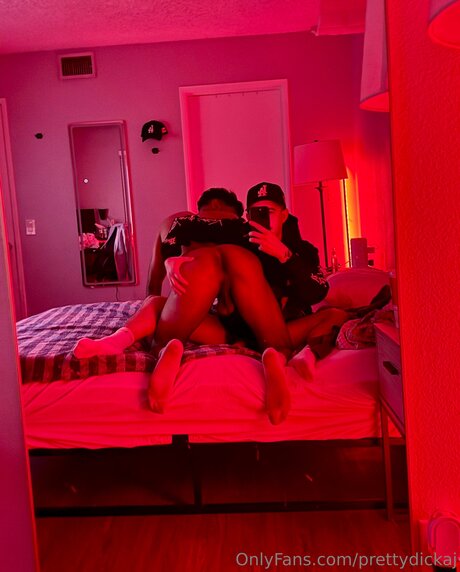 Prettydickaj pornstar naked photos