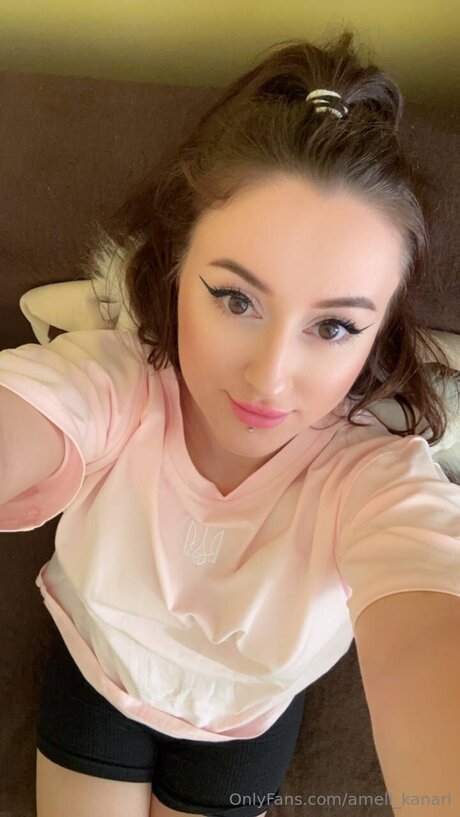 Ameli Kanari model top images