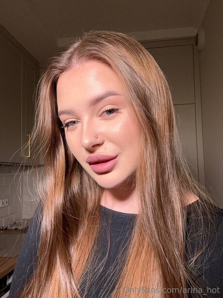 Arina Hot star erotic galleries