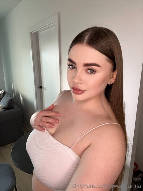 Arina Hot Profile pic