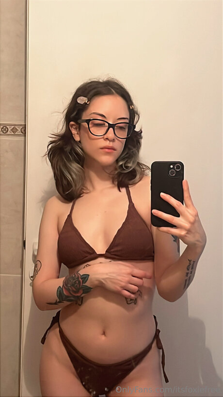 Itsfoxiefree hd star photo