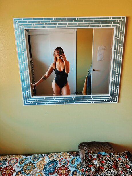 Leylaingallz model beautiful archive