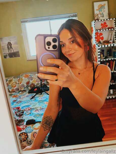 Leylaingallz model exclusive pictures