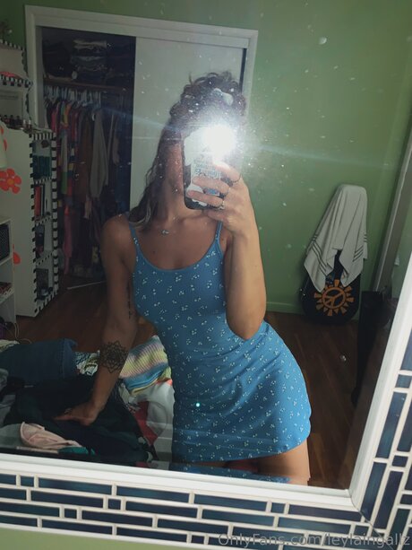 Leylaingallz nude pornstar picture