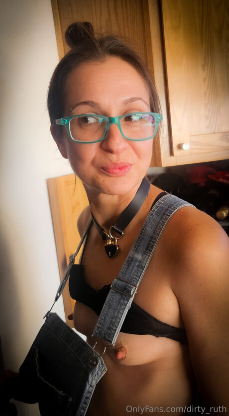 Dirty Ruth beautiful actress archive