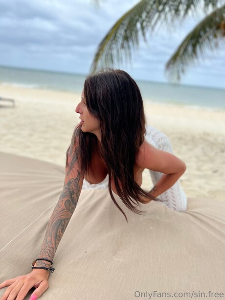 Cindyboivin Free model naked picture