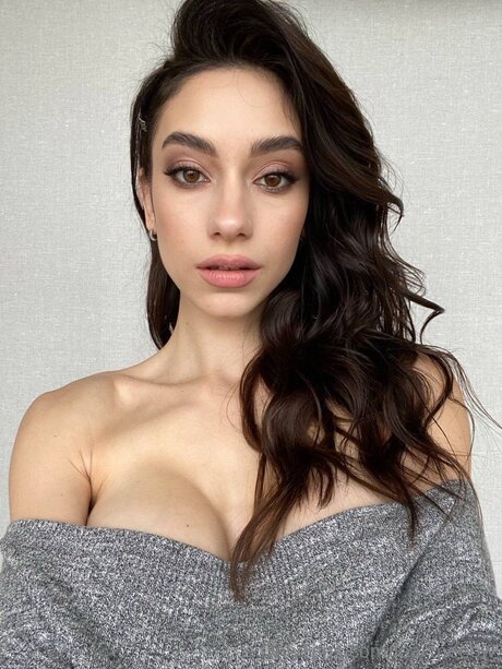 Lea Meeow exclusive pornstar archive