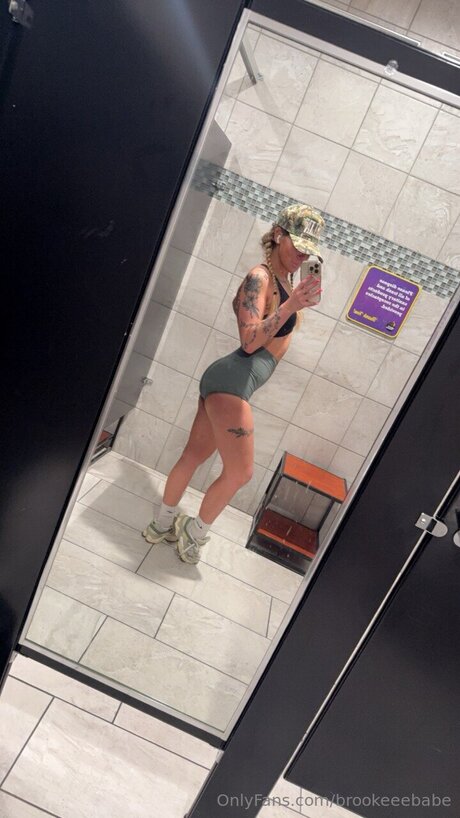 Brookeeebabe model porn pic