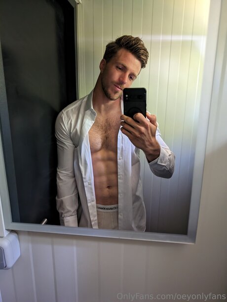 Oeyonlyfans model sexy picture