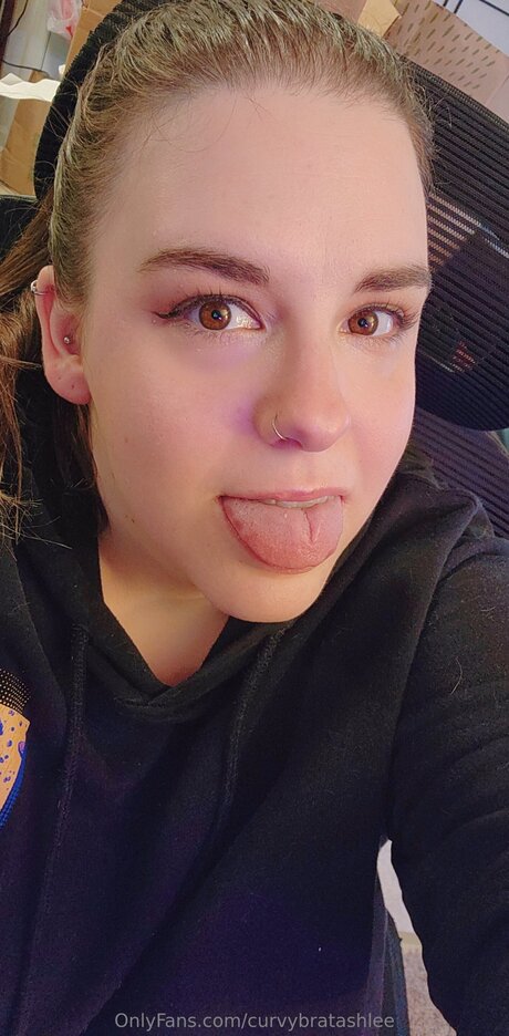 Curvybratashlee model hd pic