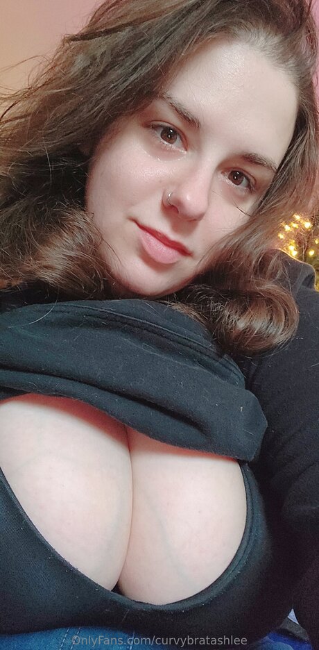 Curvybratashlee Profile pic