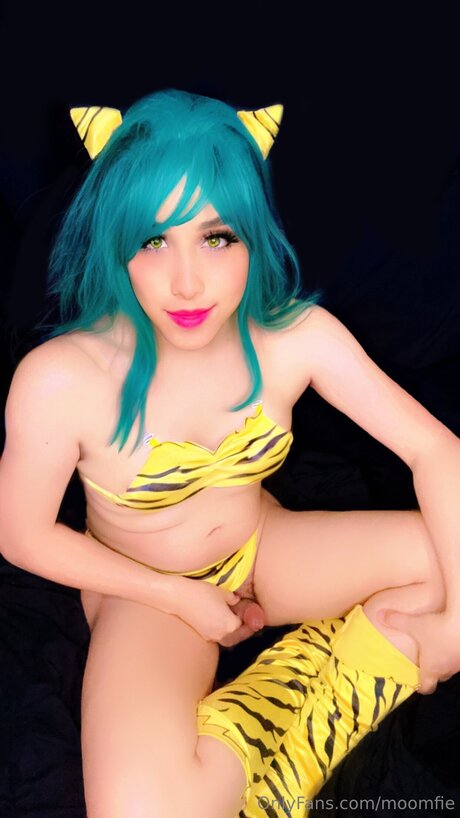 Moomfie model erotic pic