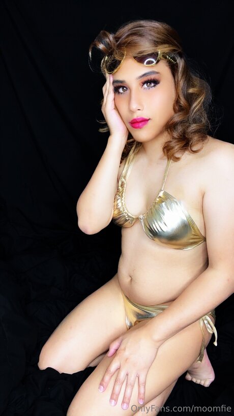 Moomfie porn actress picture