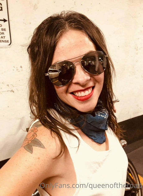 Queen of The Road pretty model img