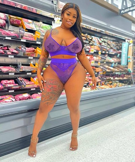 Chocolate Goddess star free photos