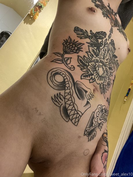 Sweetalex model naked picture