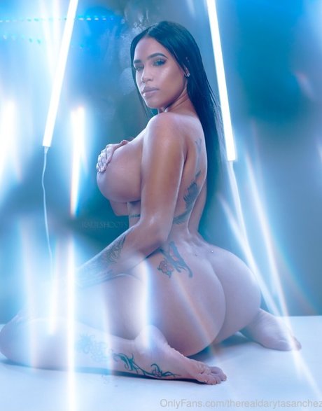 Daryta Sanchez model nude image