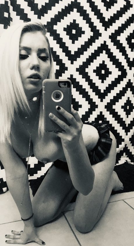 Bittersweet Temptation pornstar nudes picture