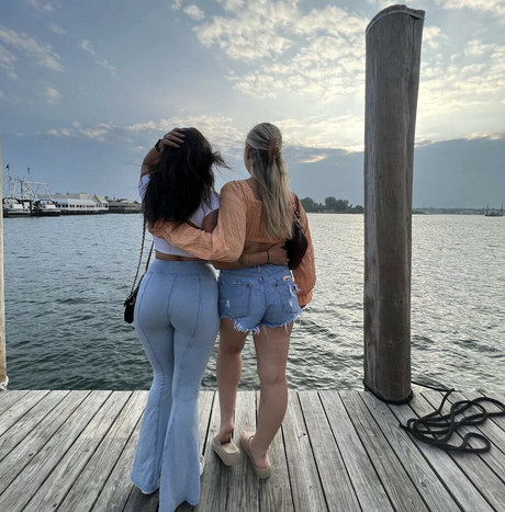 Bella potocny pretty actress pictures