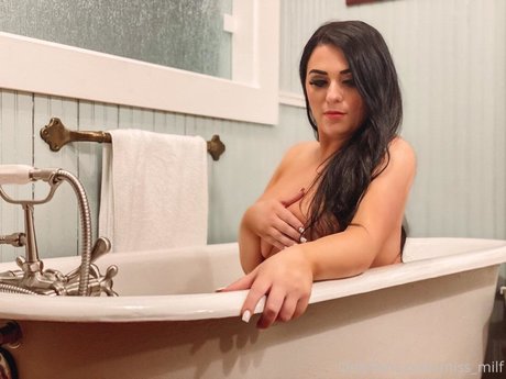 Miss milf free pornstar photo