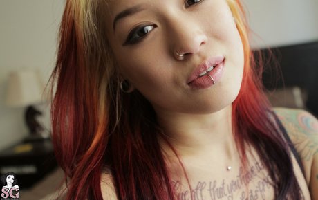 mahnee model pornographic pic