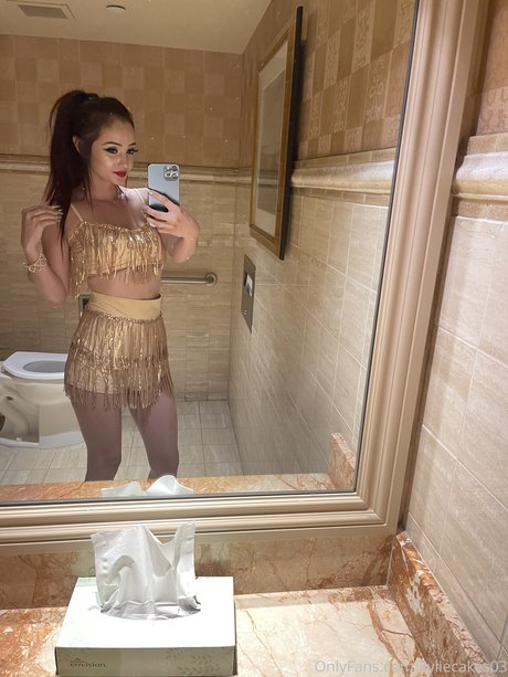 Kylie Cole model naked image