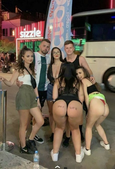 Chloe Kerton perfect star gallery