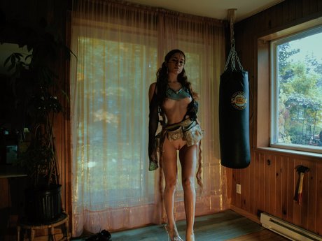 Valerie Zsvej sexy model images