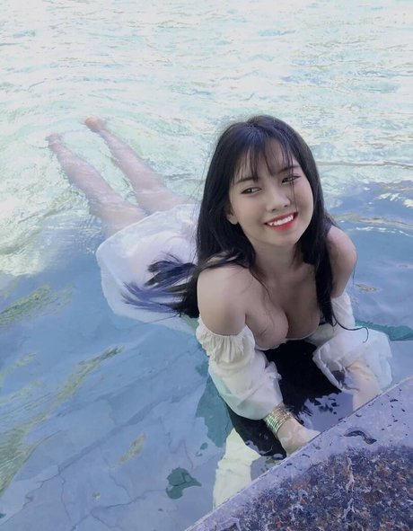 YiYi art actress image